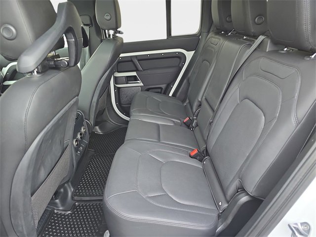 Used 2023 Land Rover Defender 110 SE image 13