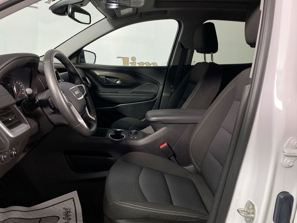 Used 2023 GMC Terrain SLE w/ Driver Convenience Package image 11