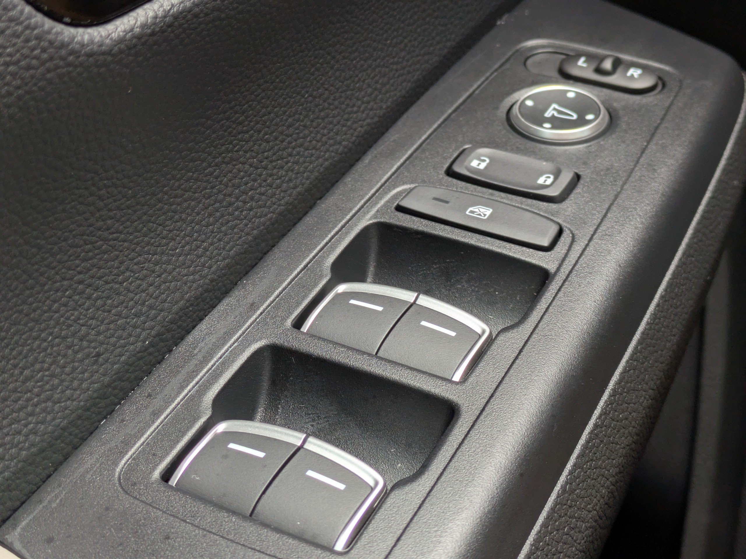 Used 2025 Honda CR-V EX-L image 24