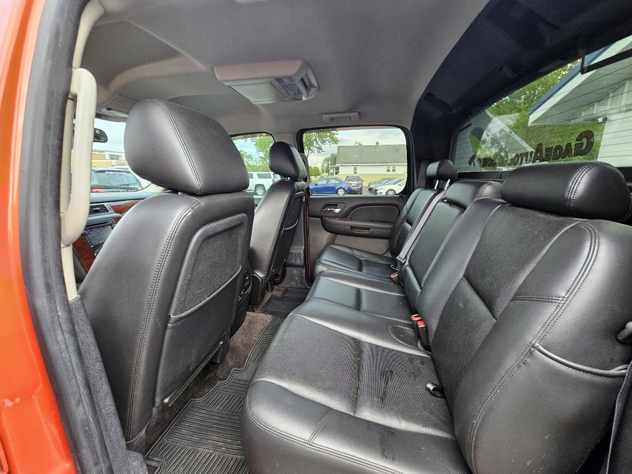 Used 2011 Chevrolet Avalanche LTZ AWD/4WD image 23