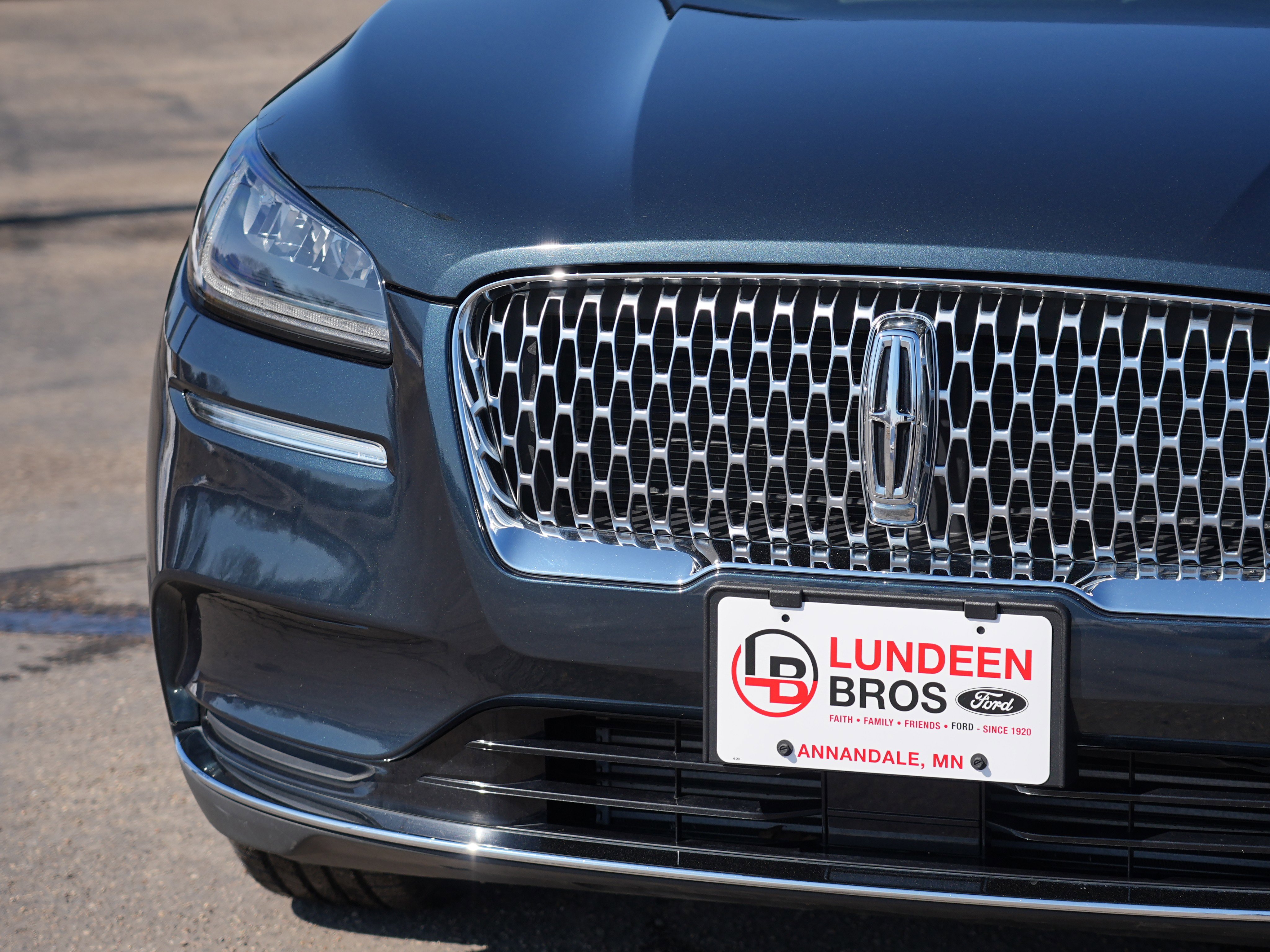 Used 2022 Lincoln Corsair Reserve w/ Elements Package image 11