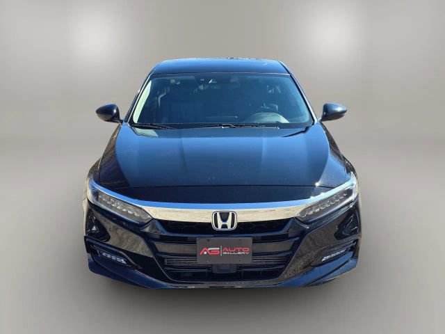 Used 2018 Honda Accord Touring image 2