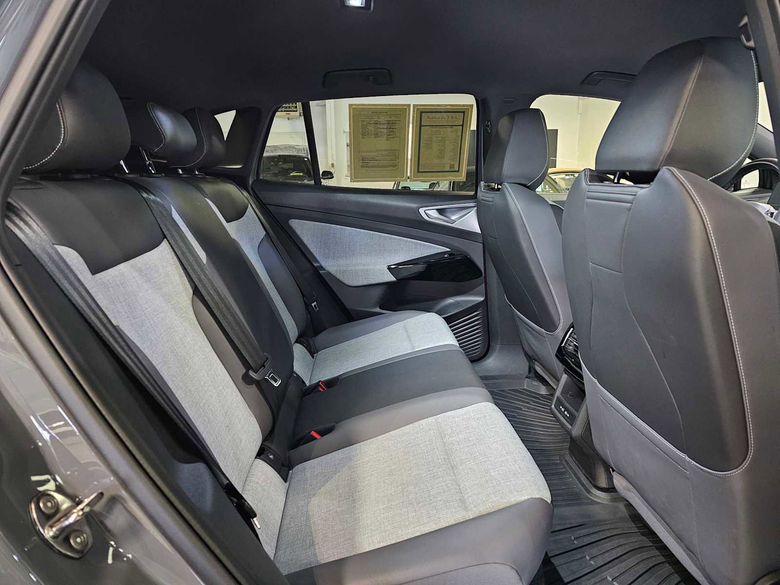 Used 2023 Volkswagen ID.4 Pro image 12