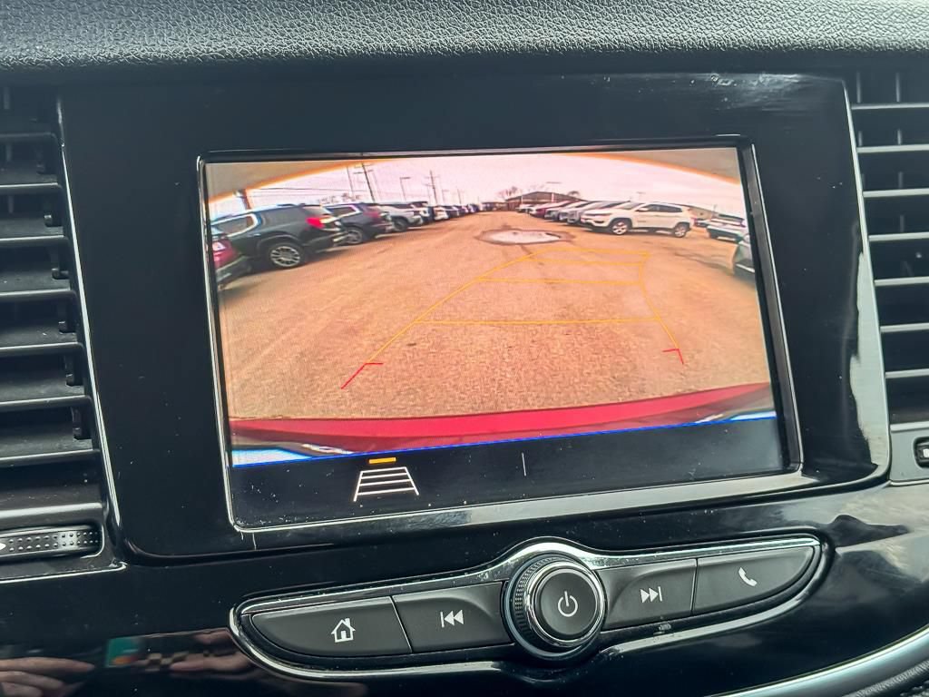 Used 2022 Buick Encore Preferred w/ Safety Package II AWD/4WD image 17