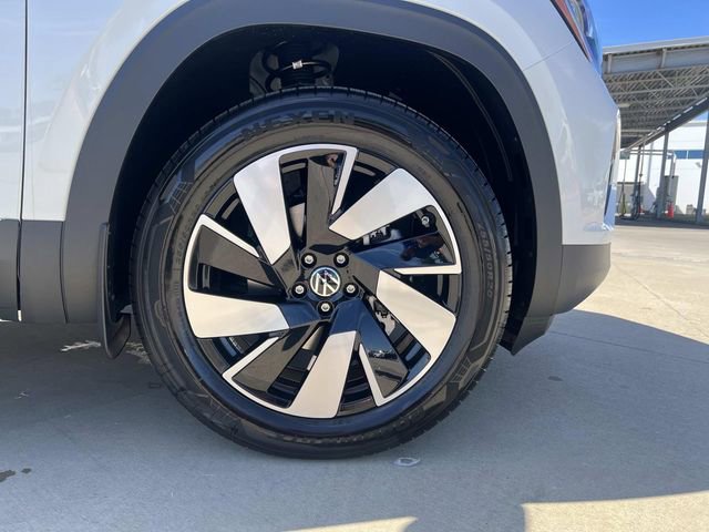 New 2026 Volkswagen Atlas Cross Sport SEL image 8