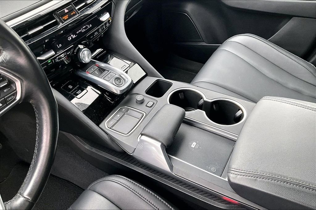 Used 2023 Acura MDX SH-AWD image 16