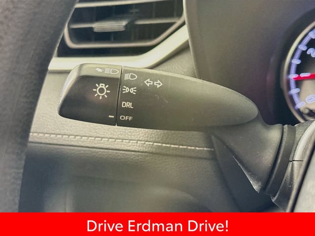 Used 2022 Toyota RAV4 LE FWD image 14