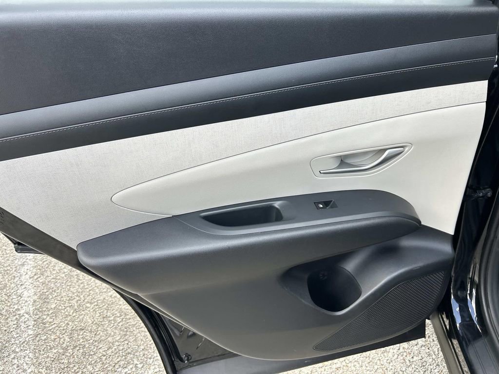 Used 2025 Hyundai Tucson SEL FWD image 23