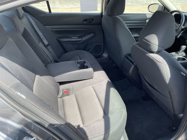 Used 2024 Nissan Altima 2.5 SV FWD image 15