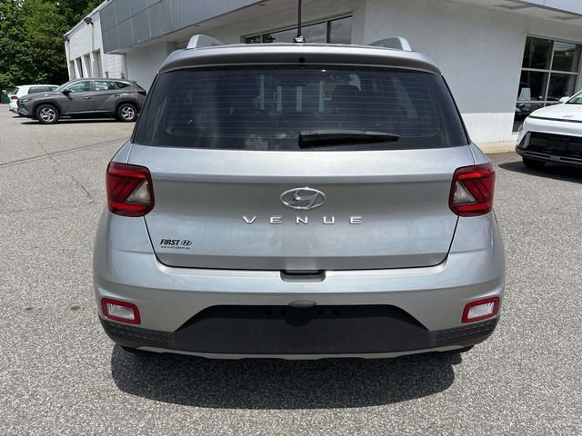 Certified 2023 Hyundai Venue SEL w/ Cargo Package FWD image 4