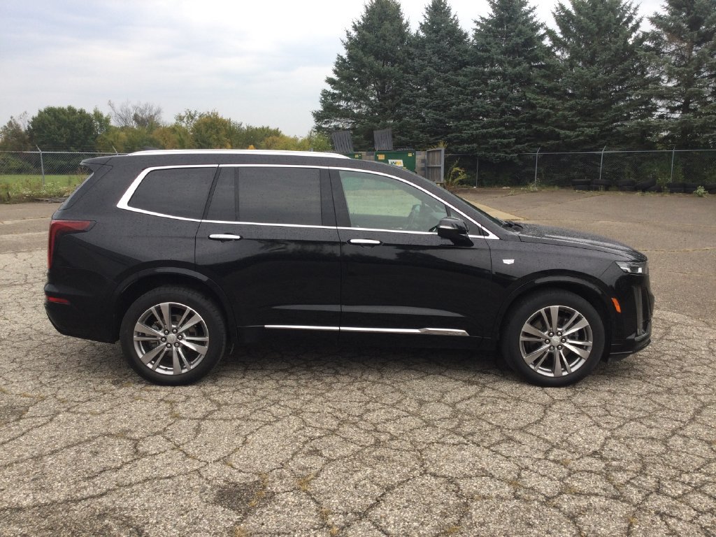 Used 2024 Cadillac XT6 Premium Luxury w/ LPO, Floor Liner Package AWD/4WD image 8