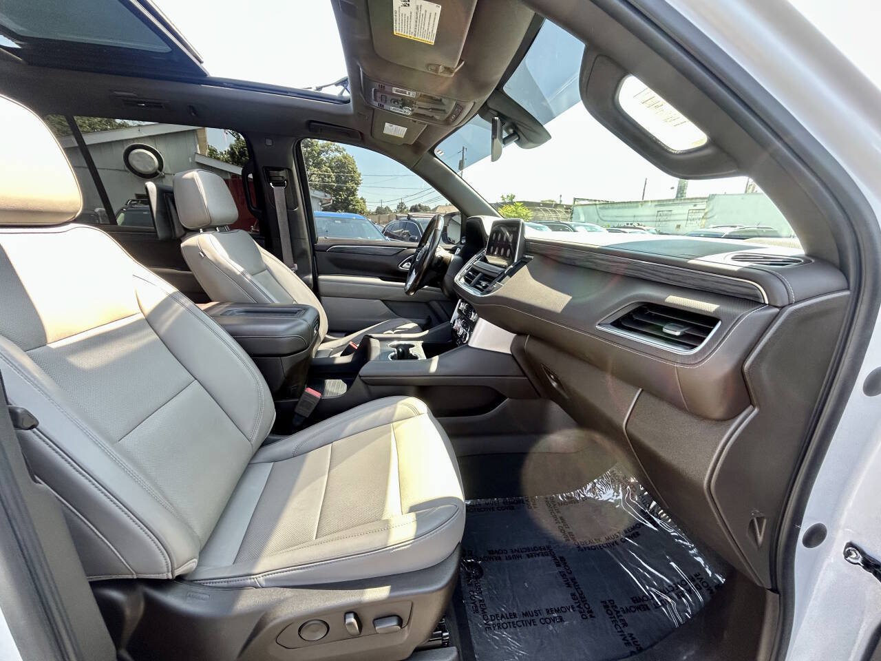 Used 2021 GMC Yukon XL SLT w/ SLT Luxury Plus Package AWD/4WD image 17