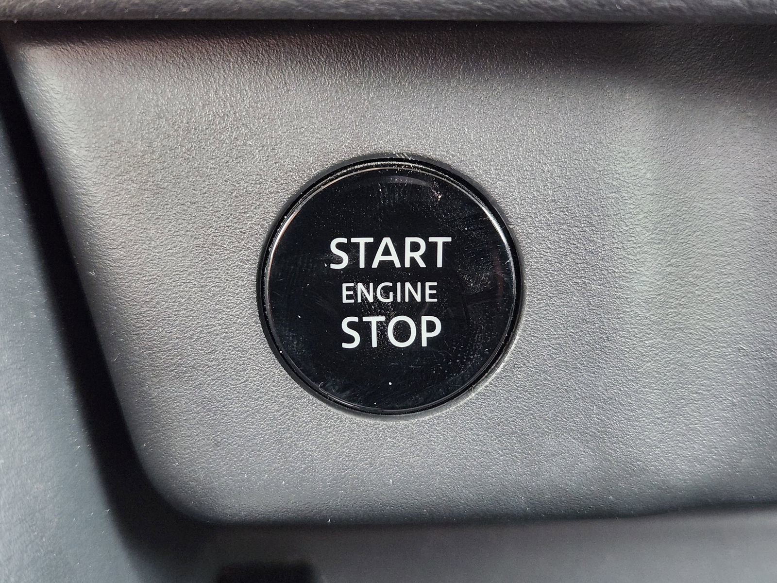 Used 2024 Nissan Rogue SV FWD image 24