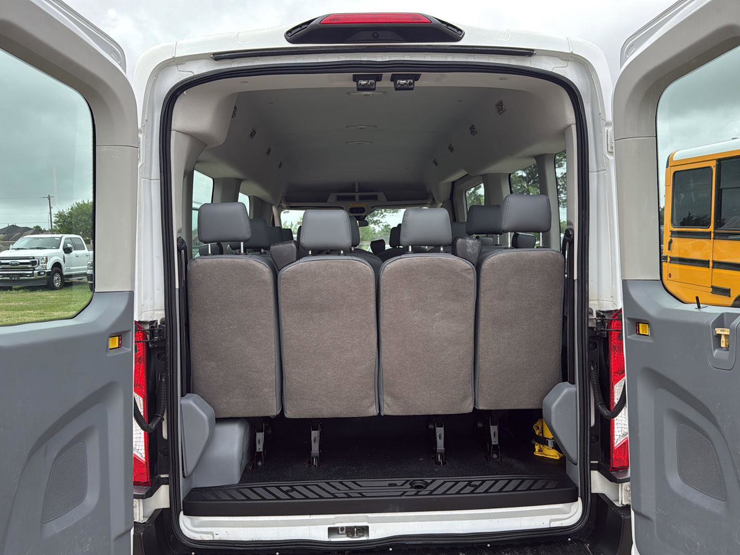 Certified 2019 Ford Transit 350 XL image 18