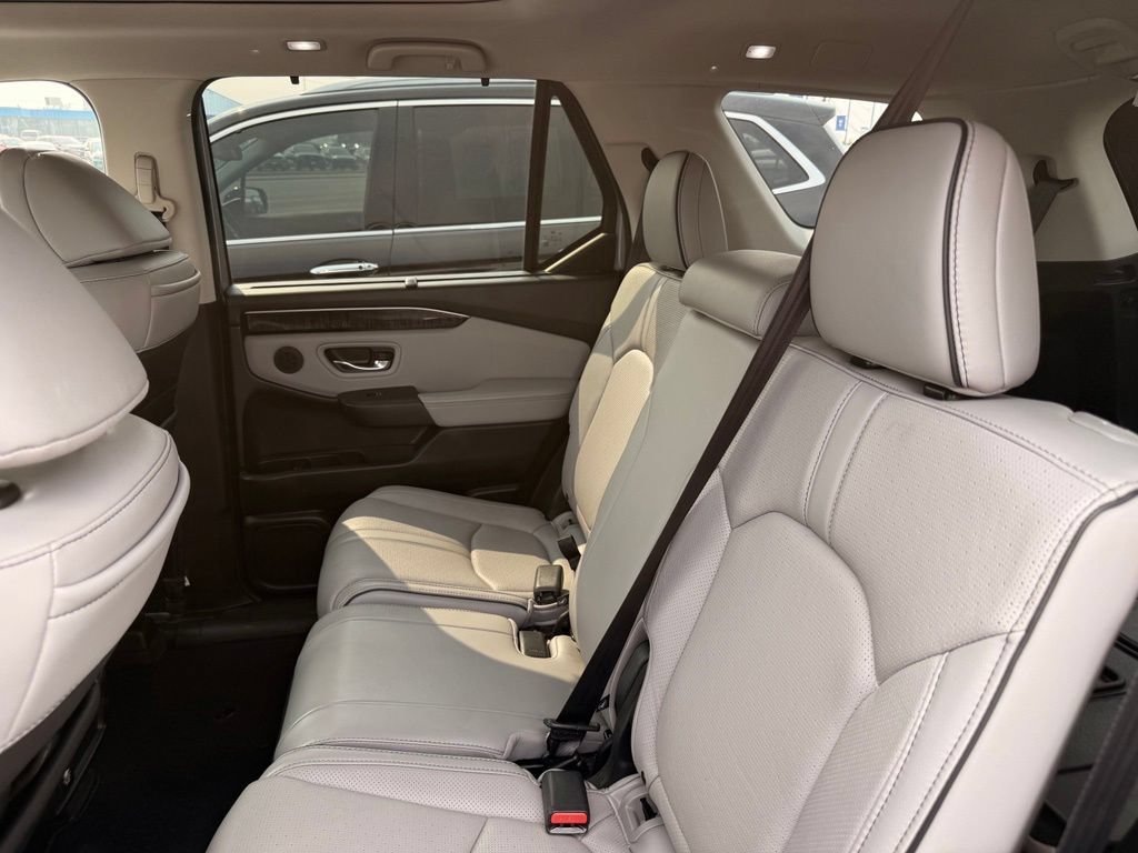 Used 2023 Honda Pilot Elite image 17