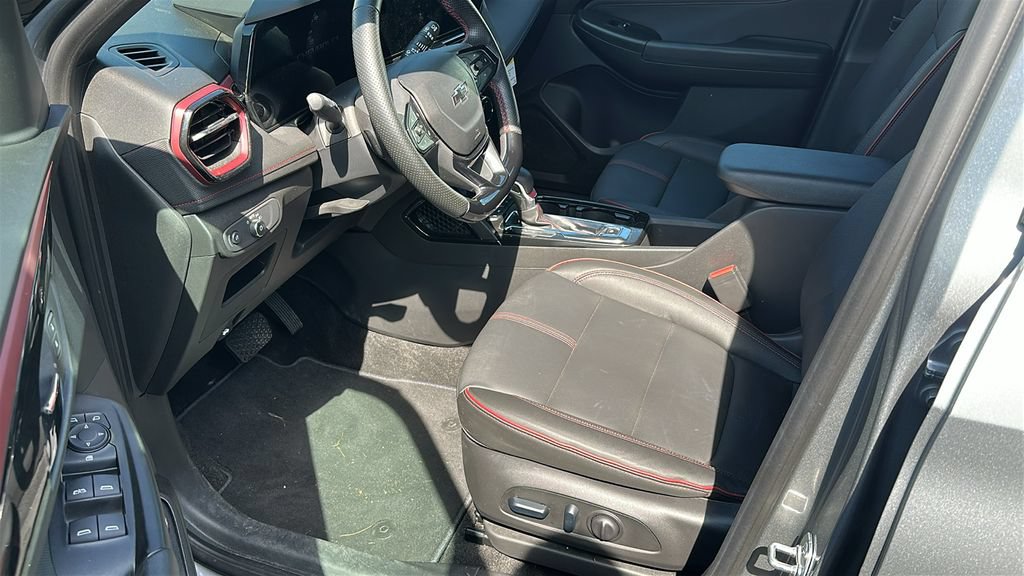 Used 2025 Chevrolet TrailBlazer RS w/ Convenience Package AWD/4WD image 6