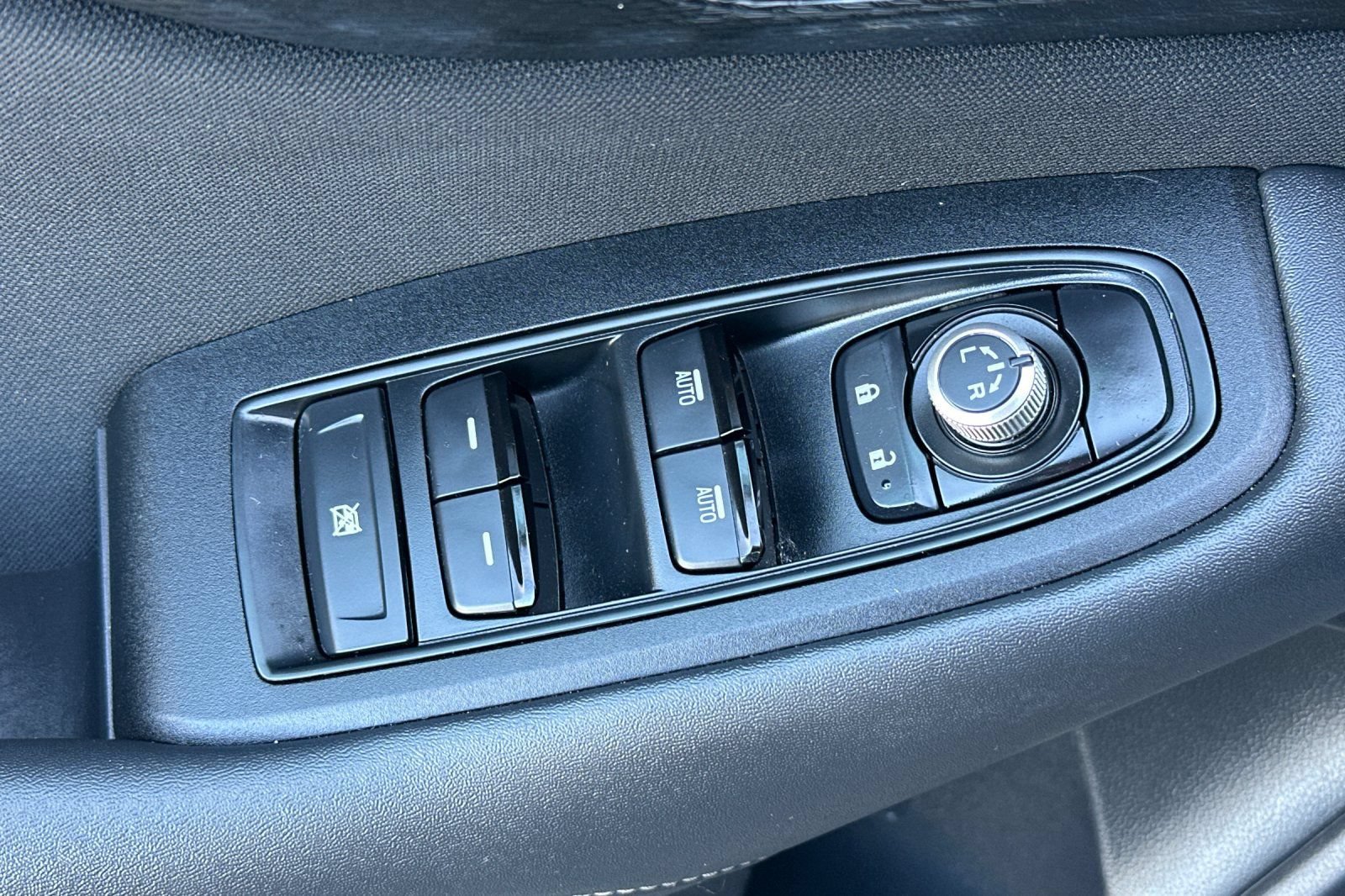 Used 2024 Subaru Outback Premium AWD/4WD image 12