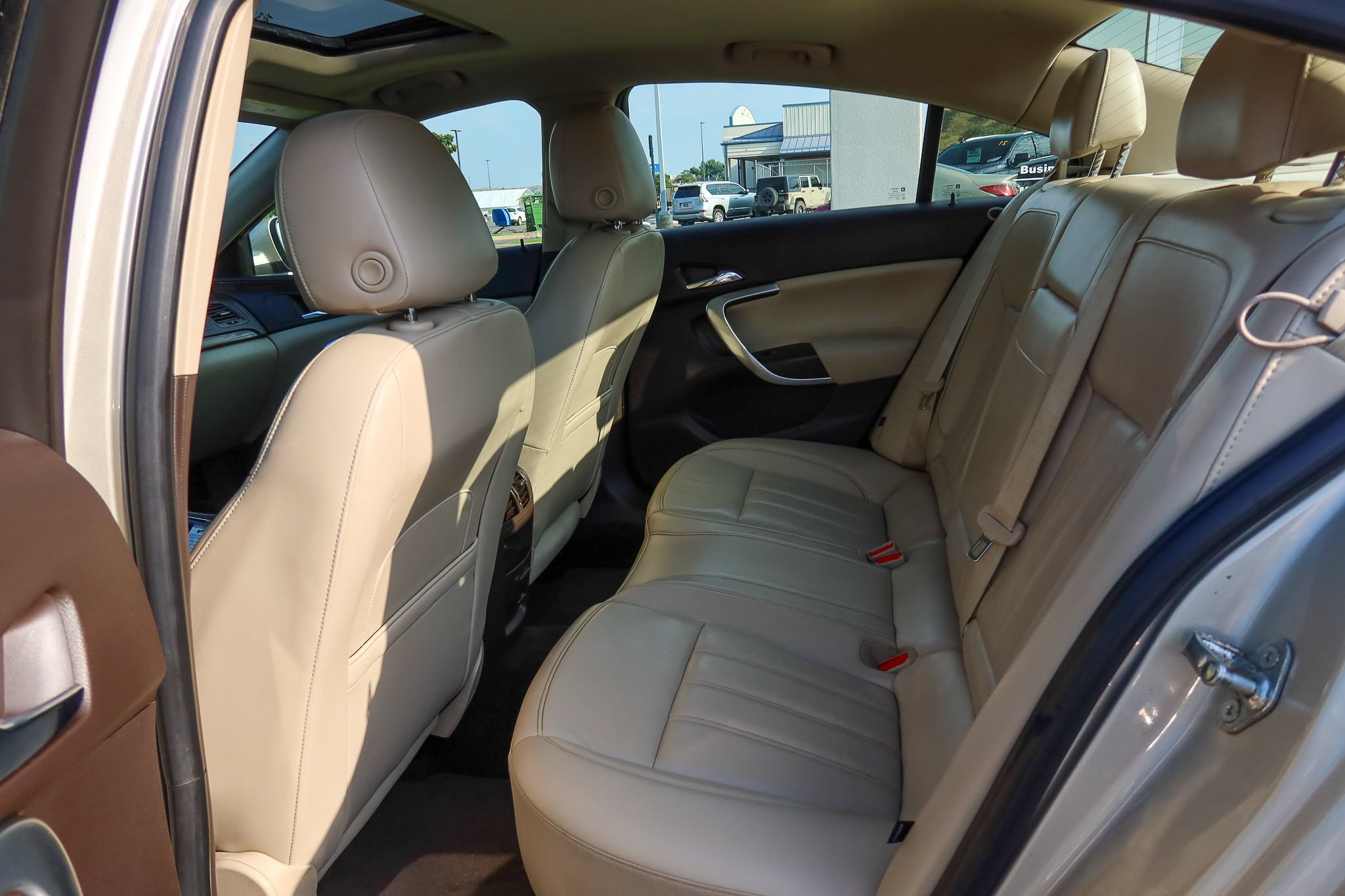 Used 2013 Buick Regal Premium FWD image 12