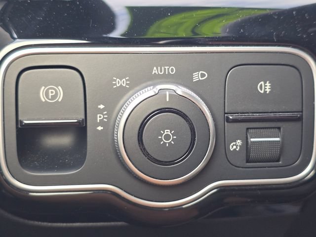 Used 2025 Mercedes-Benz CLA 250 4MATIC image 24