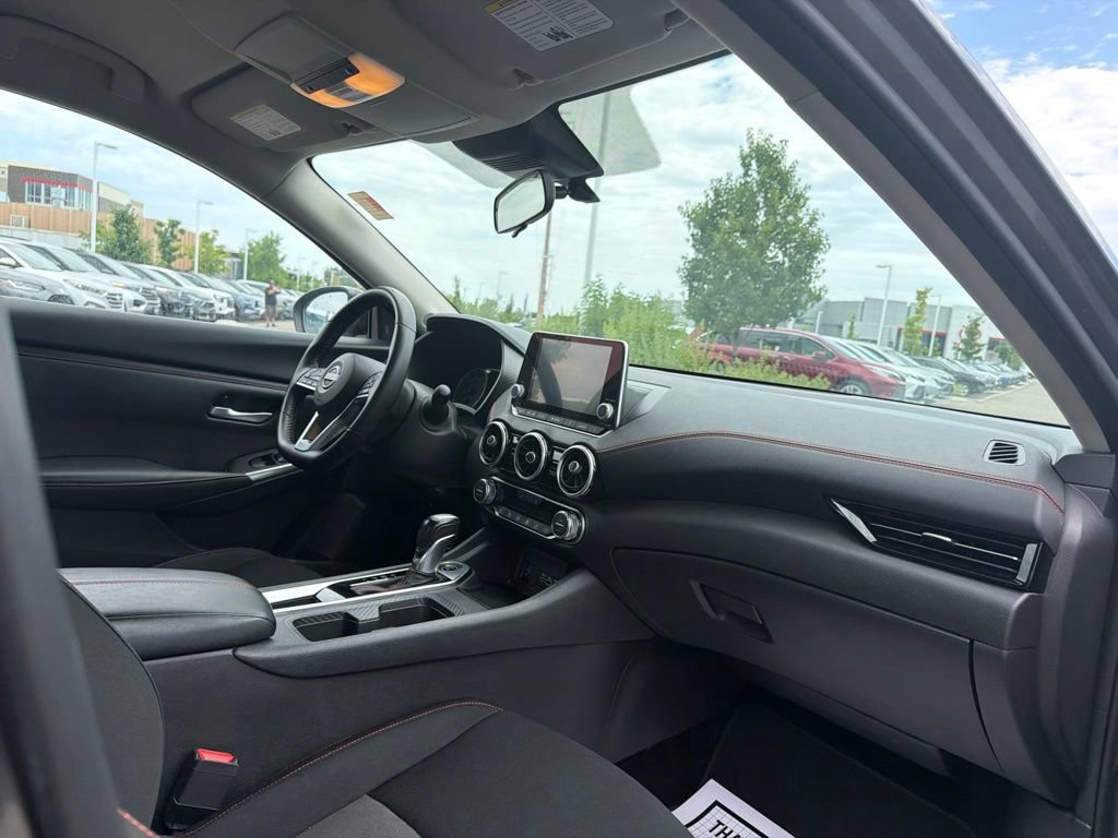 Used 2025 Nissan Sentra SR FWD image 13