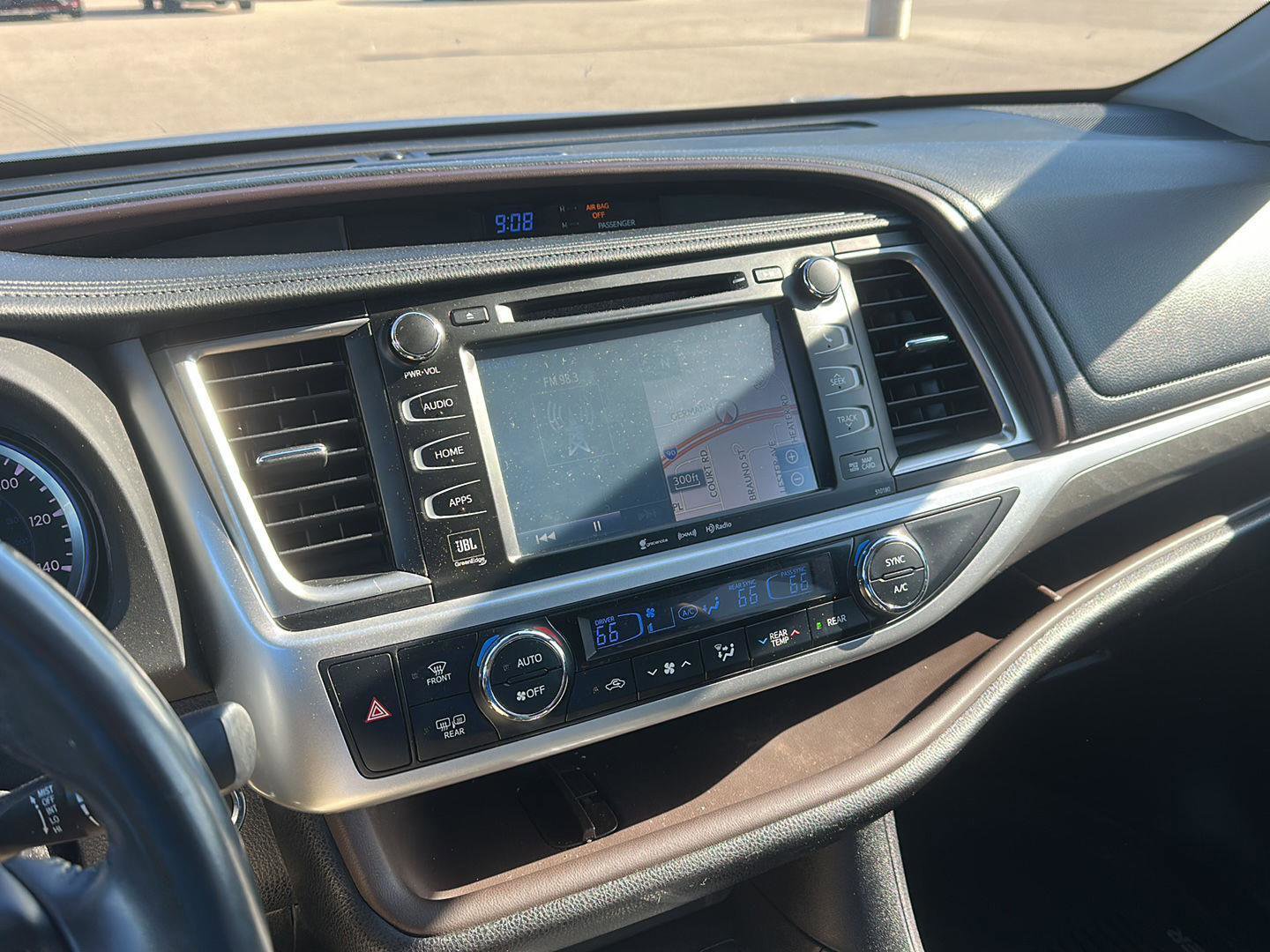 Used 2017 Toyota Highlander Limited AWD/4WD image 19