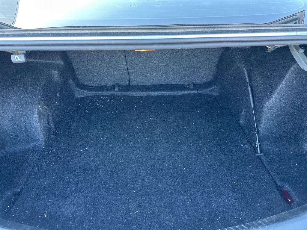 Used 2021 Chevrolet Malibu LS image 33