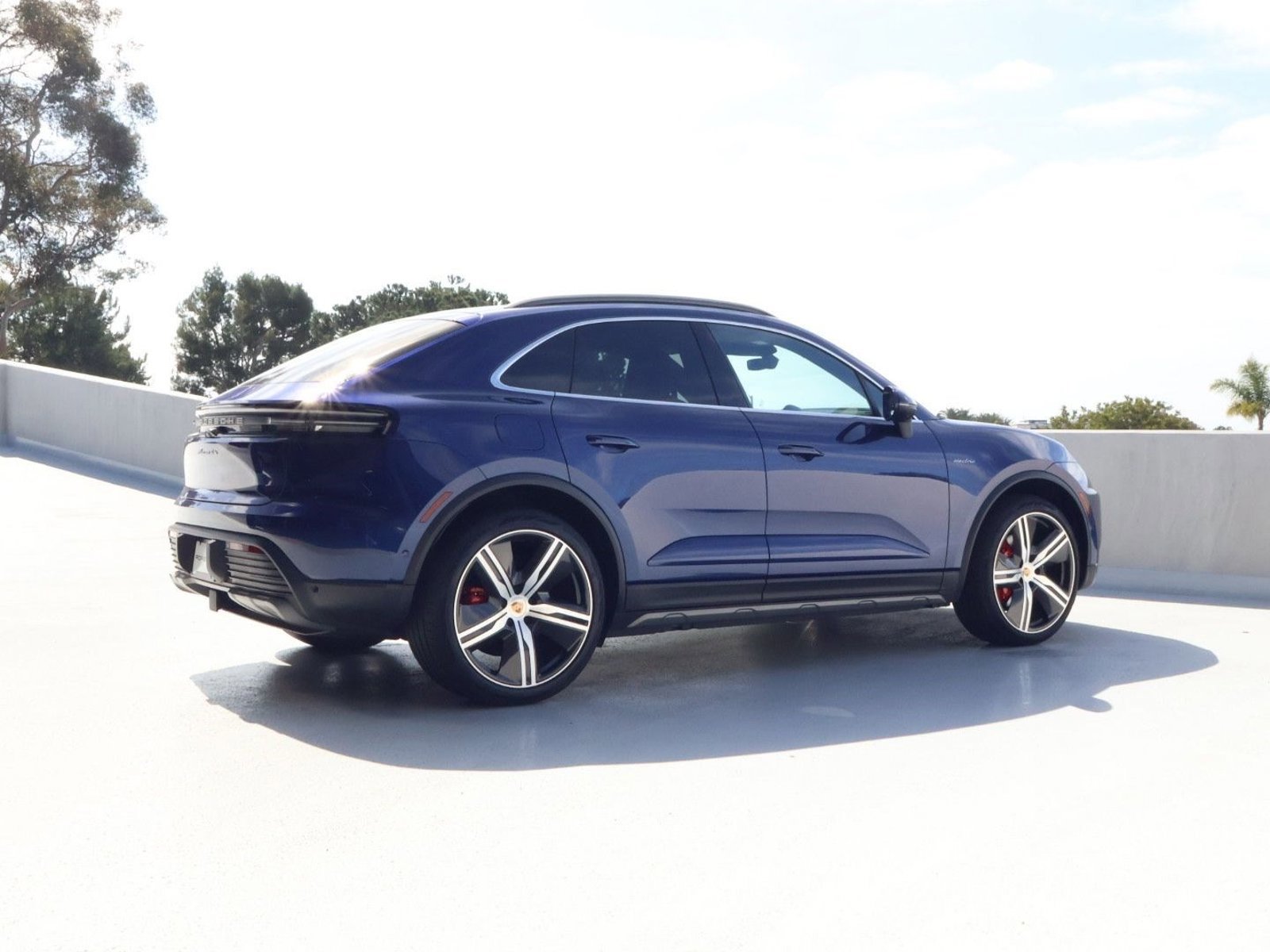 New 2025 Porsche Macan 4S Electric image 8