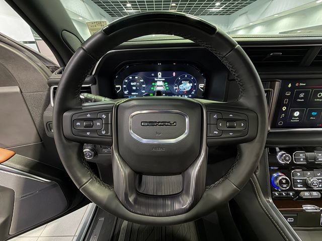 Used 2024 GMC Yukon XL Denali Ultimate AWD/4WD image 17