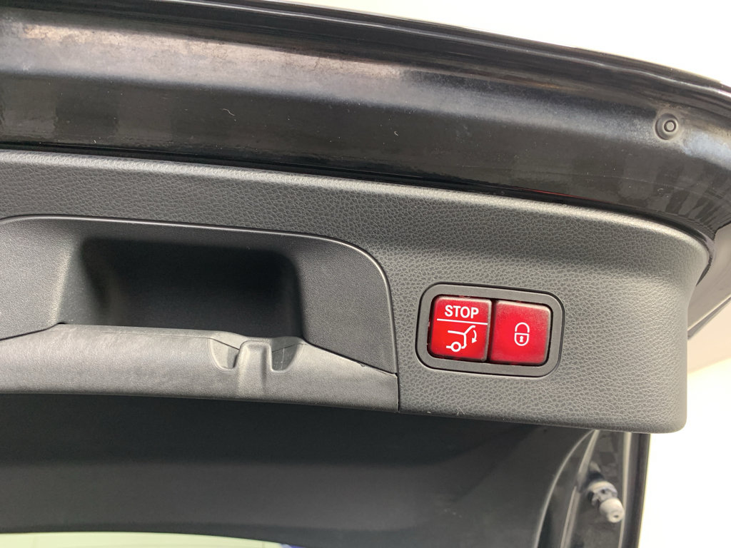 Used 2019 Mercedes-Benz GLC 300 4MATIC Coupe image 38
