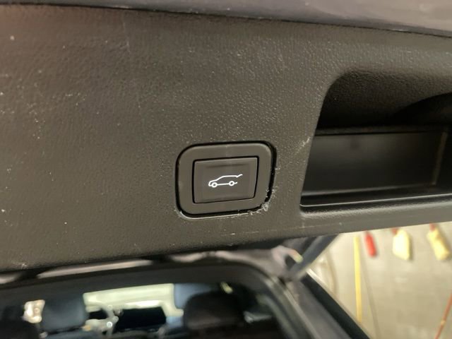 Used 2025 Chevrolet Equinox EV LT w/ Convenience Package image 39