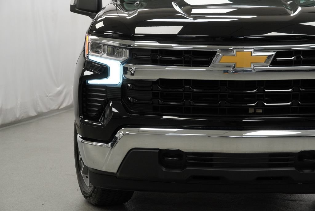 Used 2024 Chevrolet Silverado 1500 LT AWD/4WD image 33