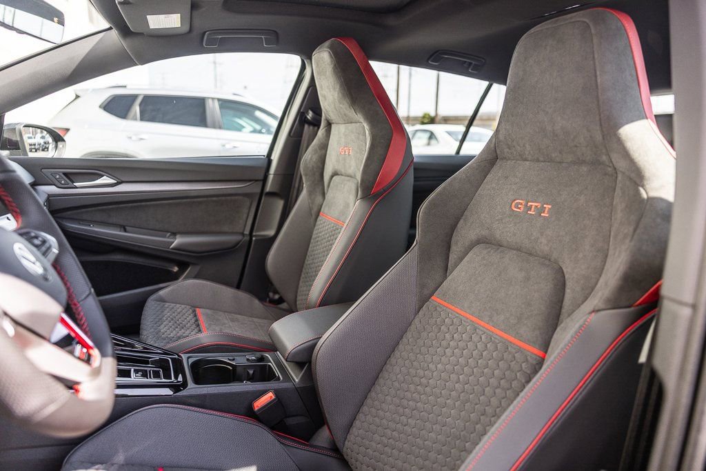 New 2025 Volkswagen GTI SE image 7