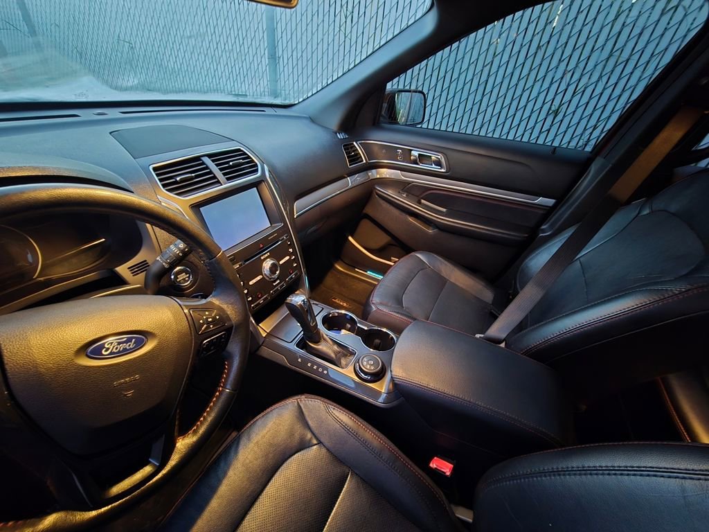 Used 2017 Ford Explorer Sport image 14