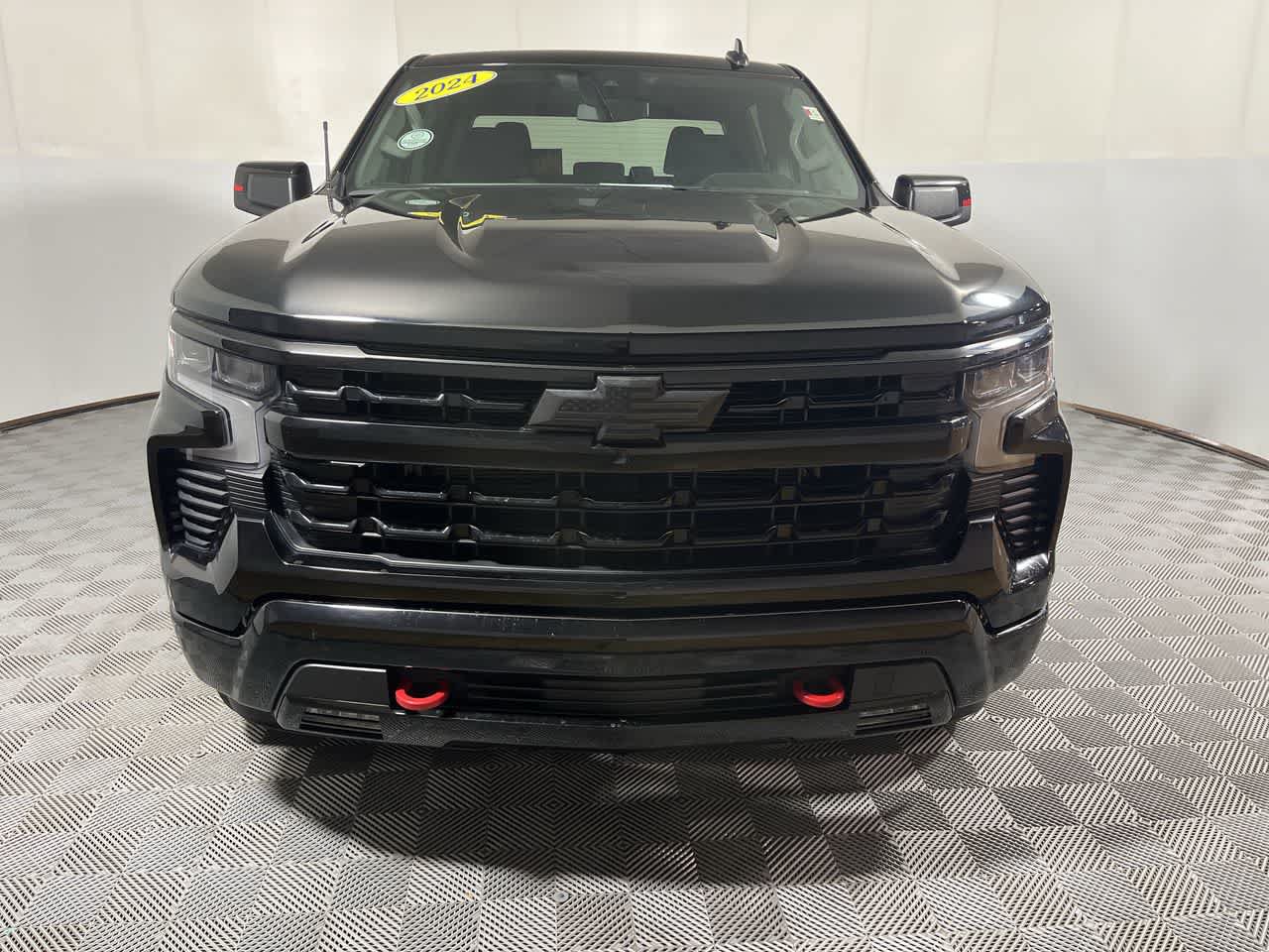 Used 2024 Chevrolet Silverado 1500 RST w/ Redline Edition AWD/4WD image 3