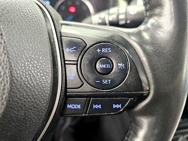 Used 2022 Toyota RAV4 XLE Premium image 17