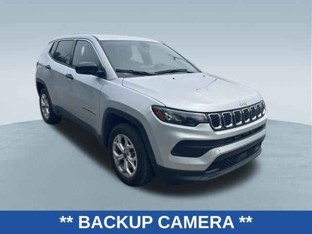 Used 2025 Jeep Compass Sport AWD/4WD image 3