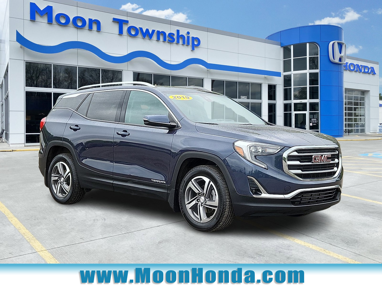 Used 2019 GMC Terrain SLT w/ Preferred Package AWD/4WD image 1