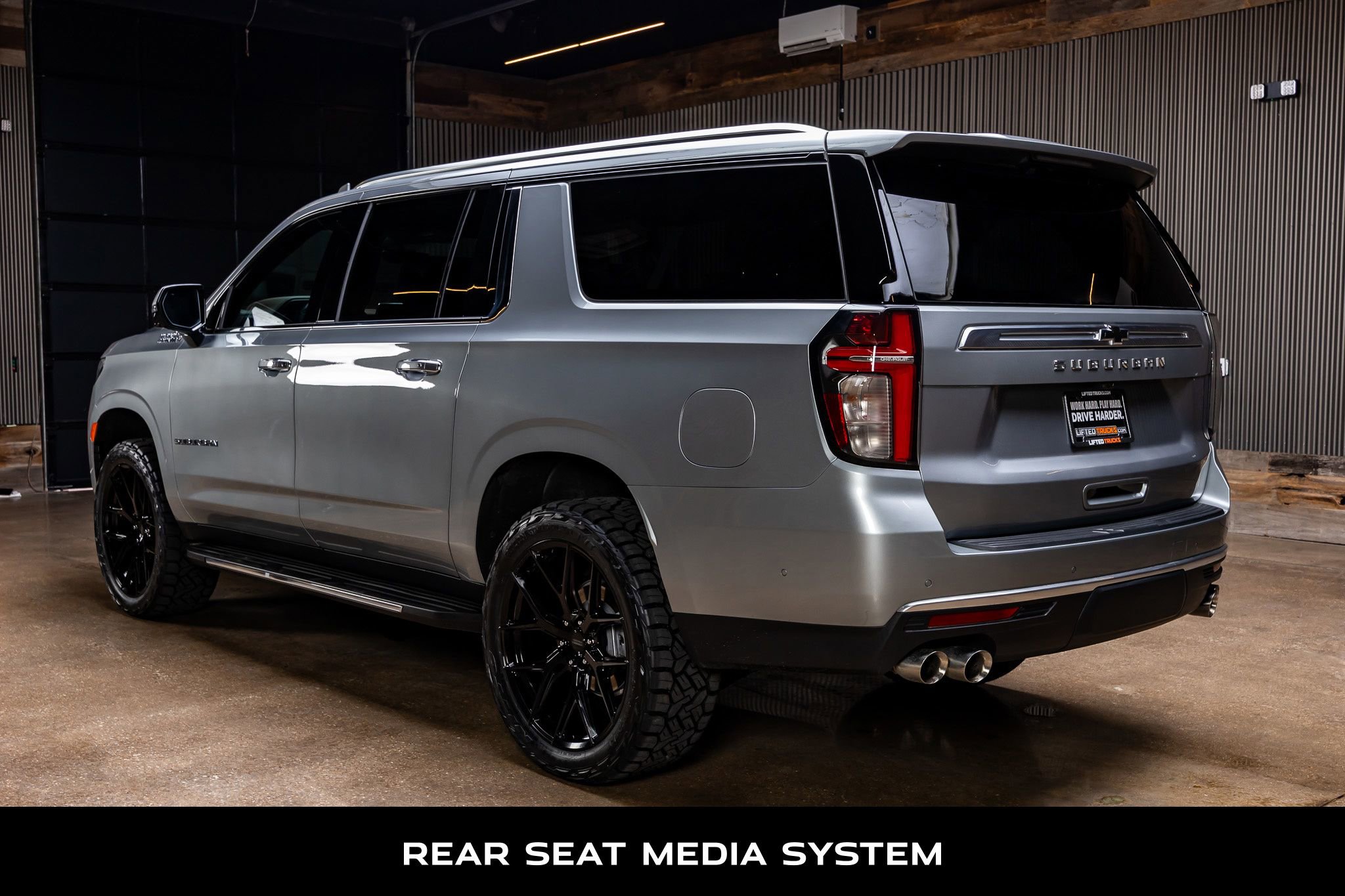 Used 2024 Chevrolet Suburban High Country w/ Advanced Technology Package AWD/4WD image 7