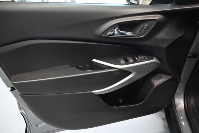 New 2026 Chevrolet Trax LS w/ LS Convenience Package FWD image 26