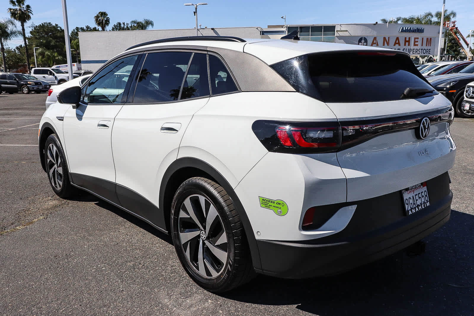 Used 2023 Volkswagen ID.4 Pro image 7