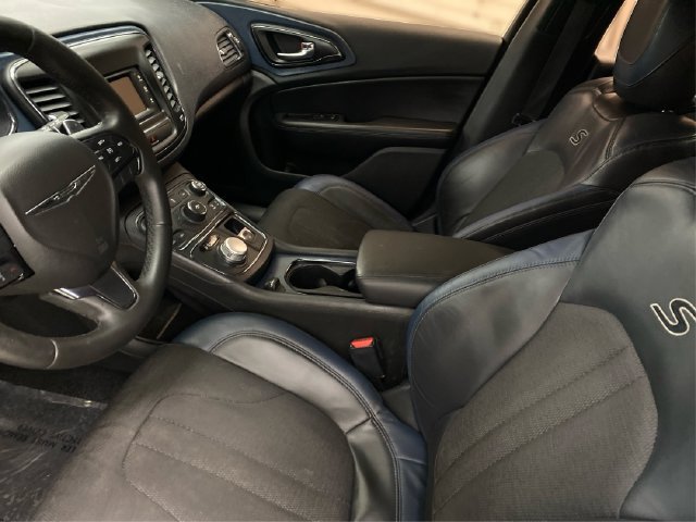 Used 2015 Chrysler 200 S FWD image 10
