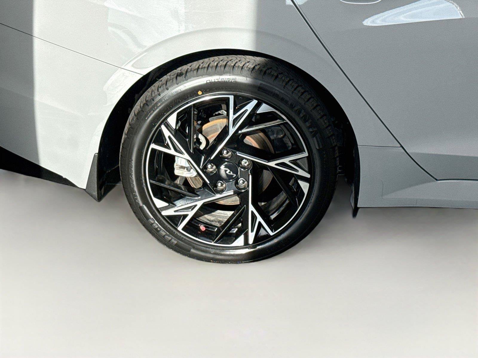 Used 2025 Kia K5 GT-Line w/ GT-Line Premium Package FWD image 37