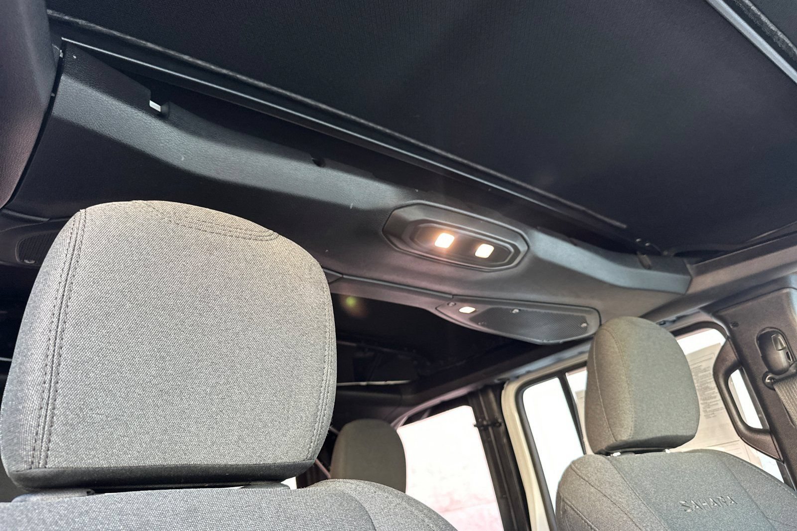 Used 2024 Jeep Wrangler Unlimited Sahara AWD/4WD image 19