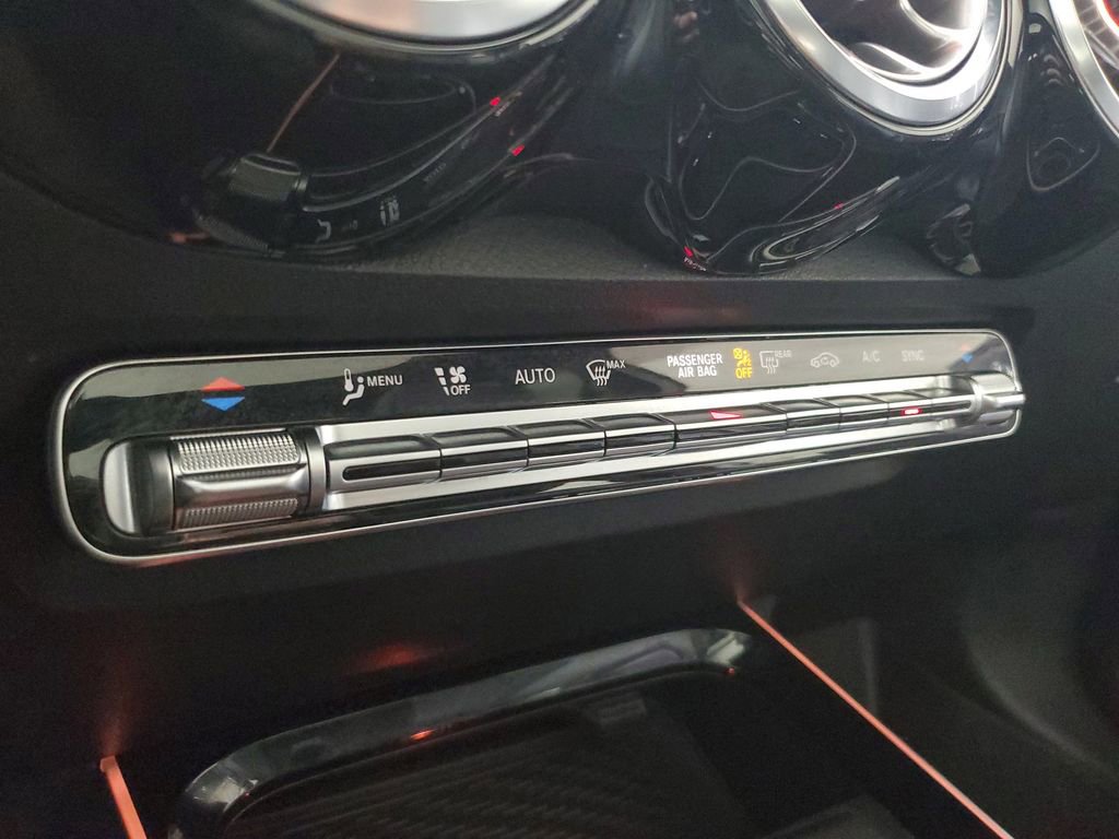 Used 2023 Mercedes-Benz GLB 250 image 29