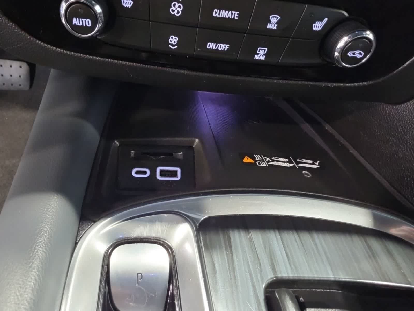 Used 2022 Buick Enclave Essence w/ Sport Touring Edition FWD image 26