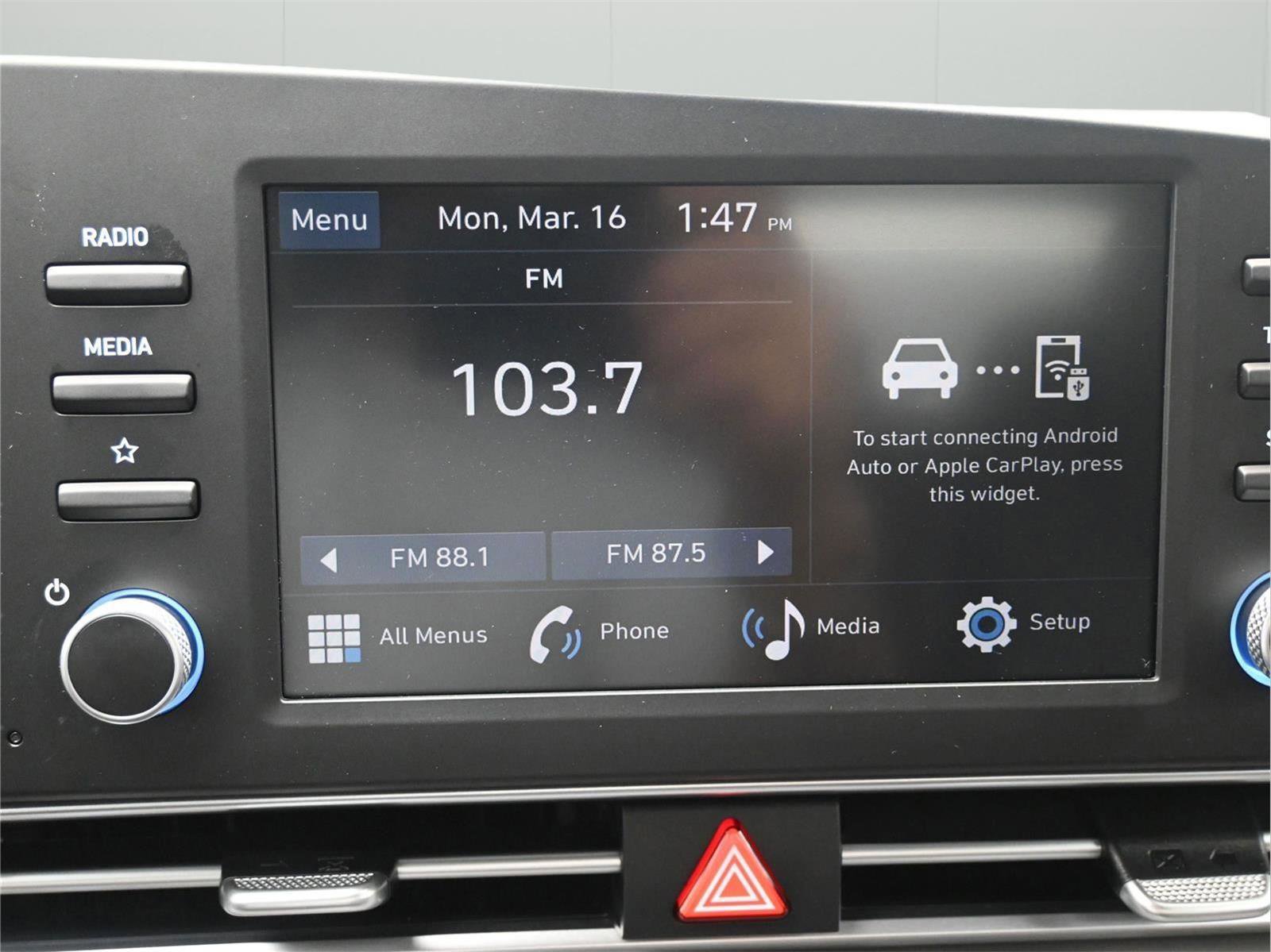 Certified 2025 Hyundai Elantra Sport image 13