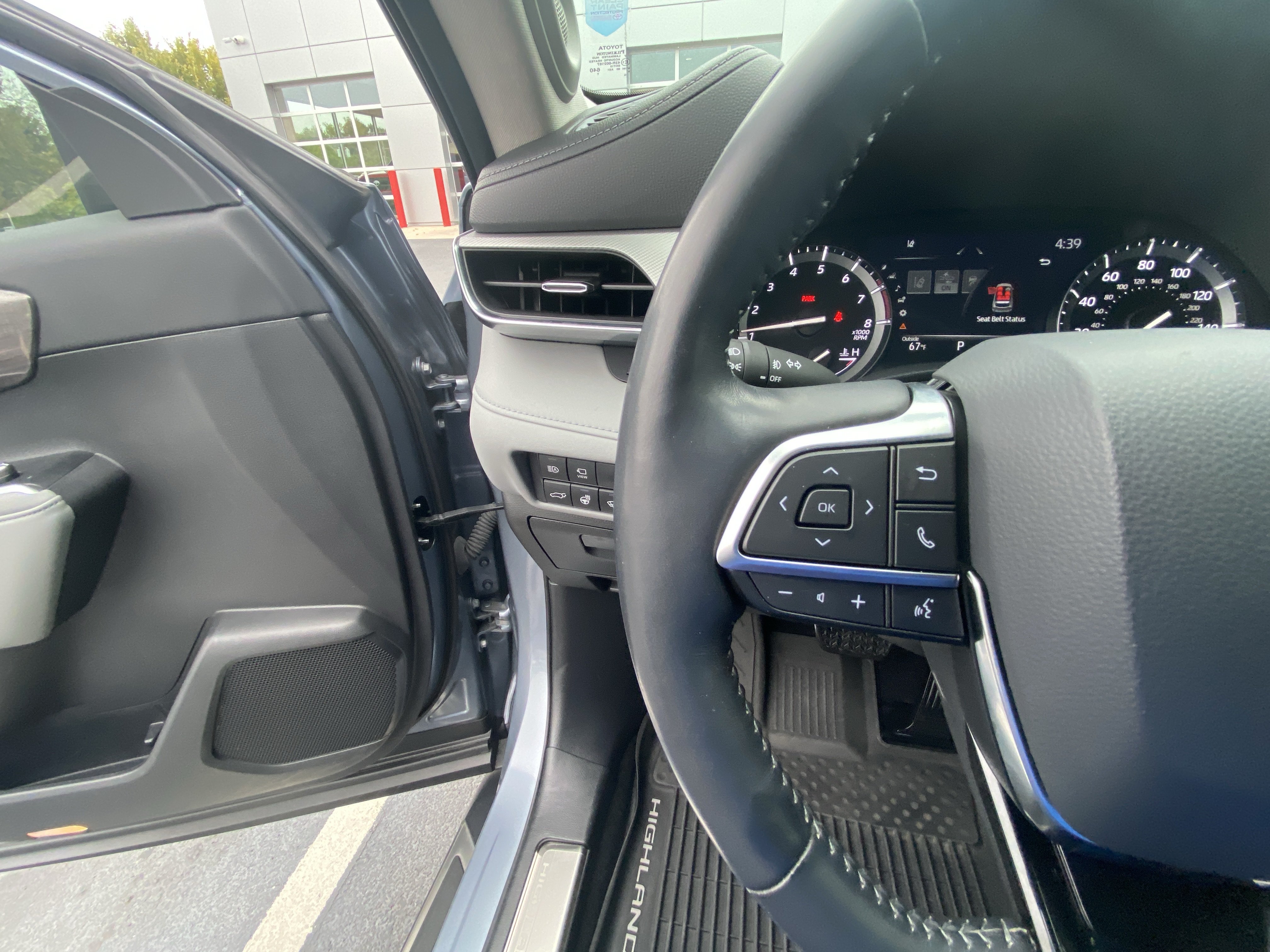 Certified 2021 Toyota Highlander Platinum AWD/4WD image 42