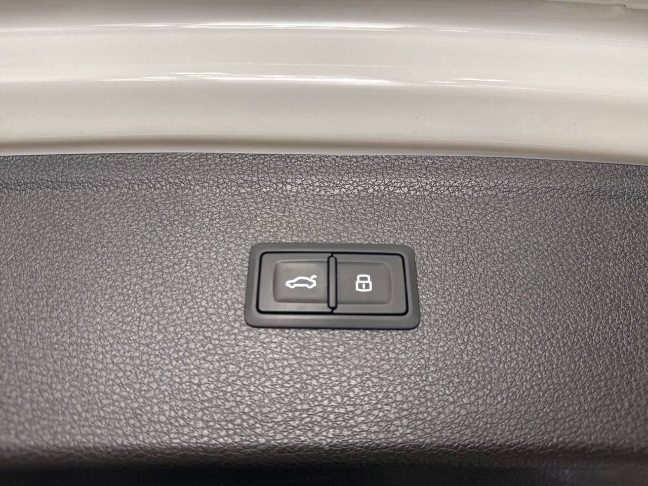 Used 2020 Audi SQ5 Premium Plus w/ Premium Plus Package AWD/4WD image 28