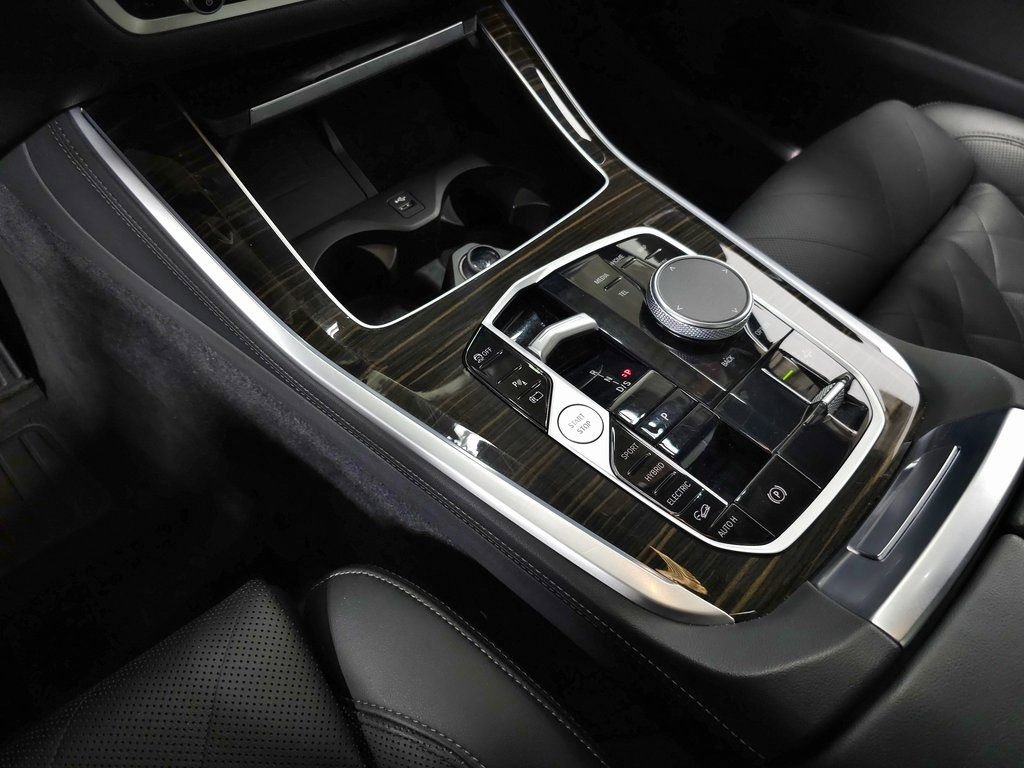 Used 2024 BMW X5 xDrive50e image 36