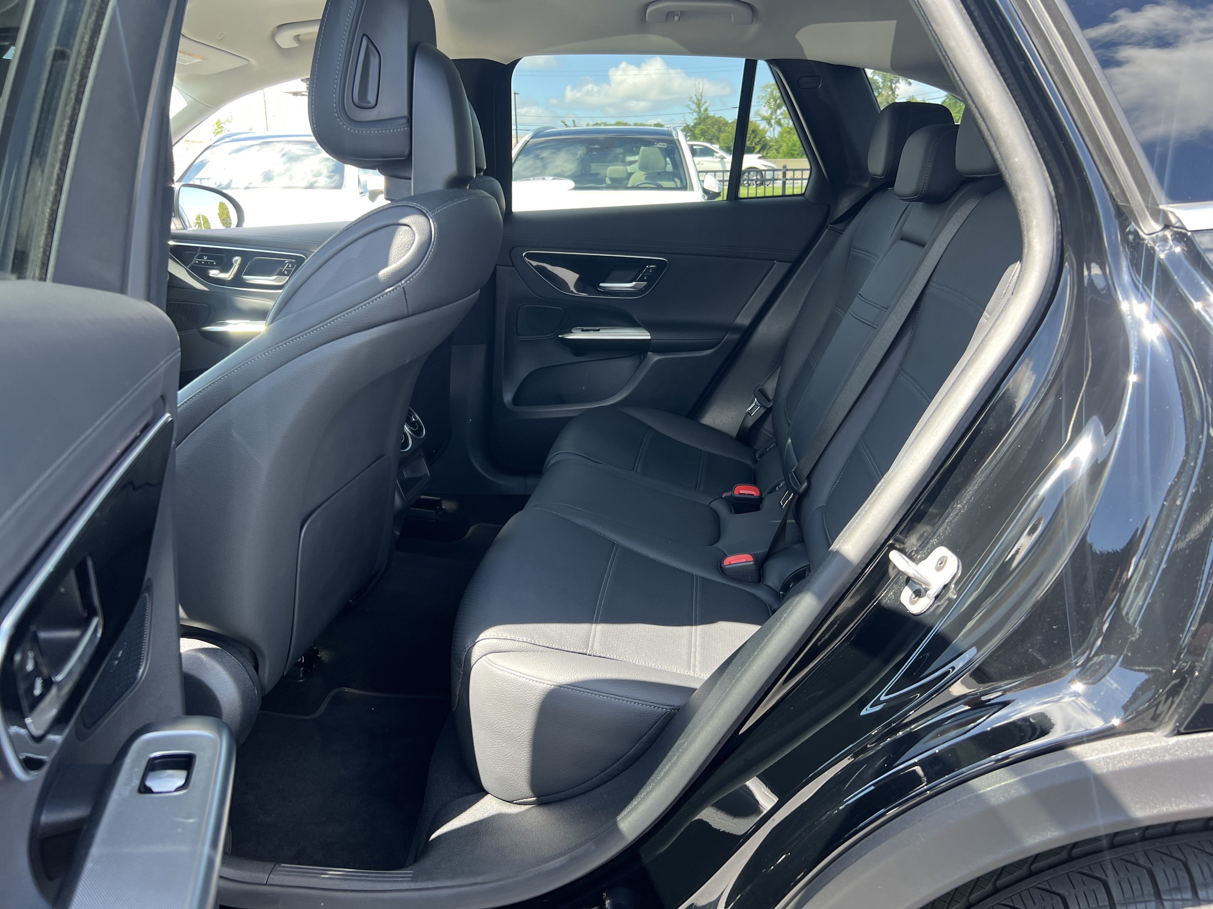 Certified 2025 Mercedes-Benz GLC 350e 4MATIC image 33
